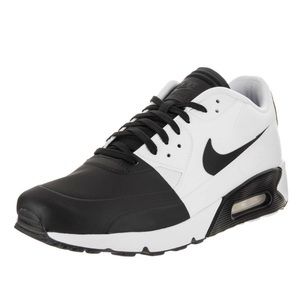 Nike Air Max Retro Size 7(Men’s) size 8.5(Women’s)
